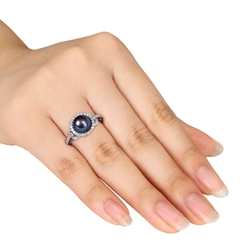 Кольцо с черным жемчугом и бриллиантами - фото
